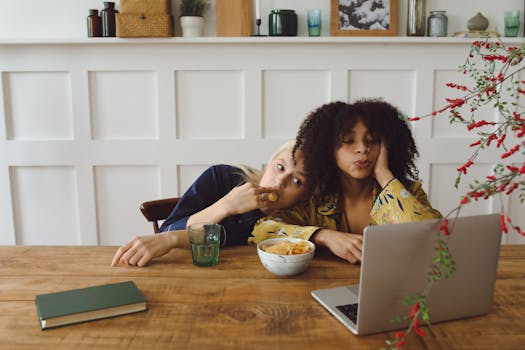 https://images.pexels.com/photos/technology-moderation-codes-3183192