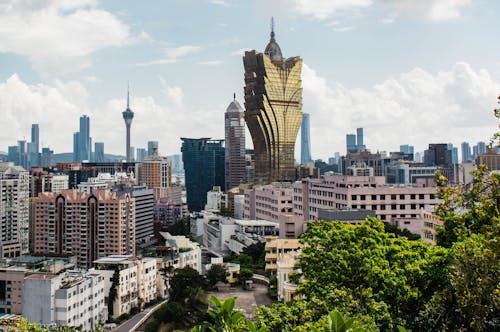 Musta Pankkikortti: Käyttö Ja Erityispiirteet Suomalaisessa Maksujenvälityksessä