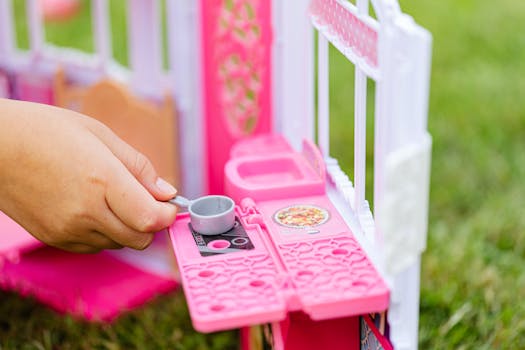 {stock_photo_of_home_and_calculator}